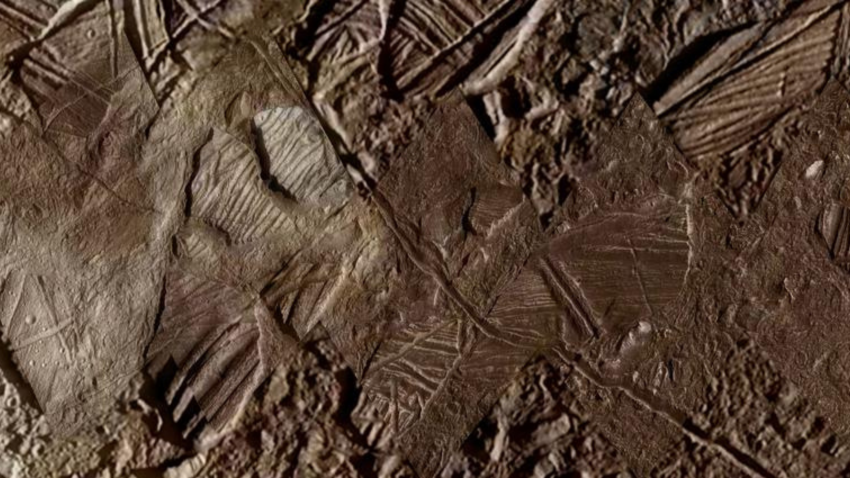 The cracked surface of Europa, newly colorized. Credit: NASA/JPL-Caltech/Orion Moon